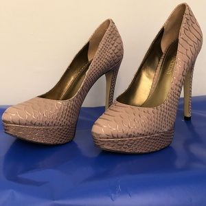 Enzo Angiolini Platform textured leather heels